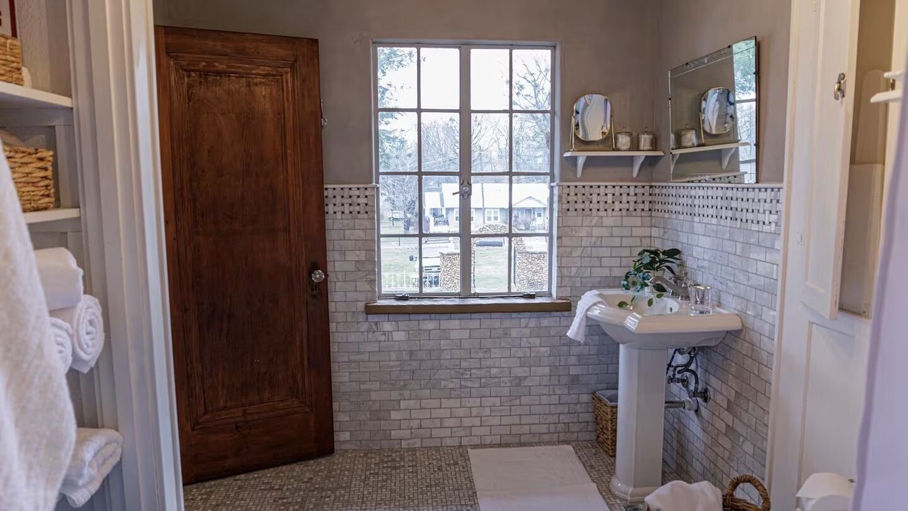 Photo of Bathroom in Tahlequah
