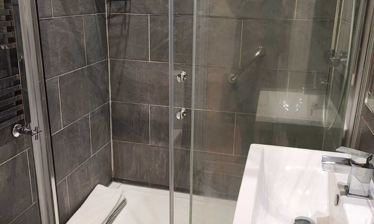 Photo of Bathroom in Brondesbury Park