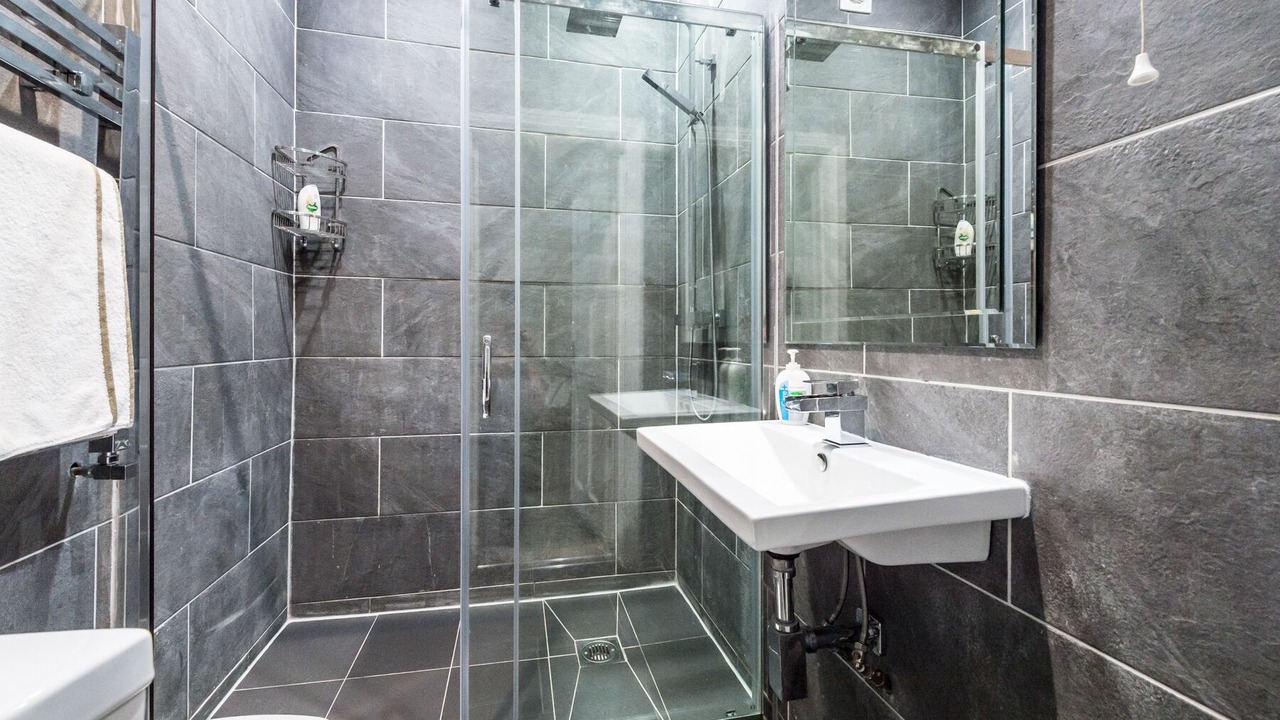 Photo of Bathroom in Brondesbury Park