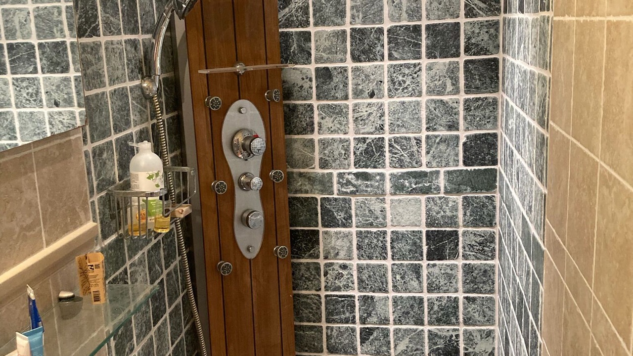Photo of Bathroom in Neuville-sur-Sarthe
