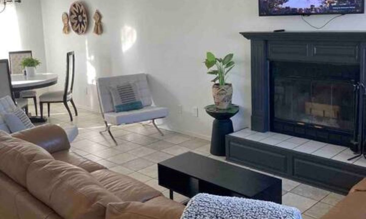 Photo of Livingroom in Webb City