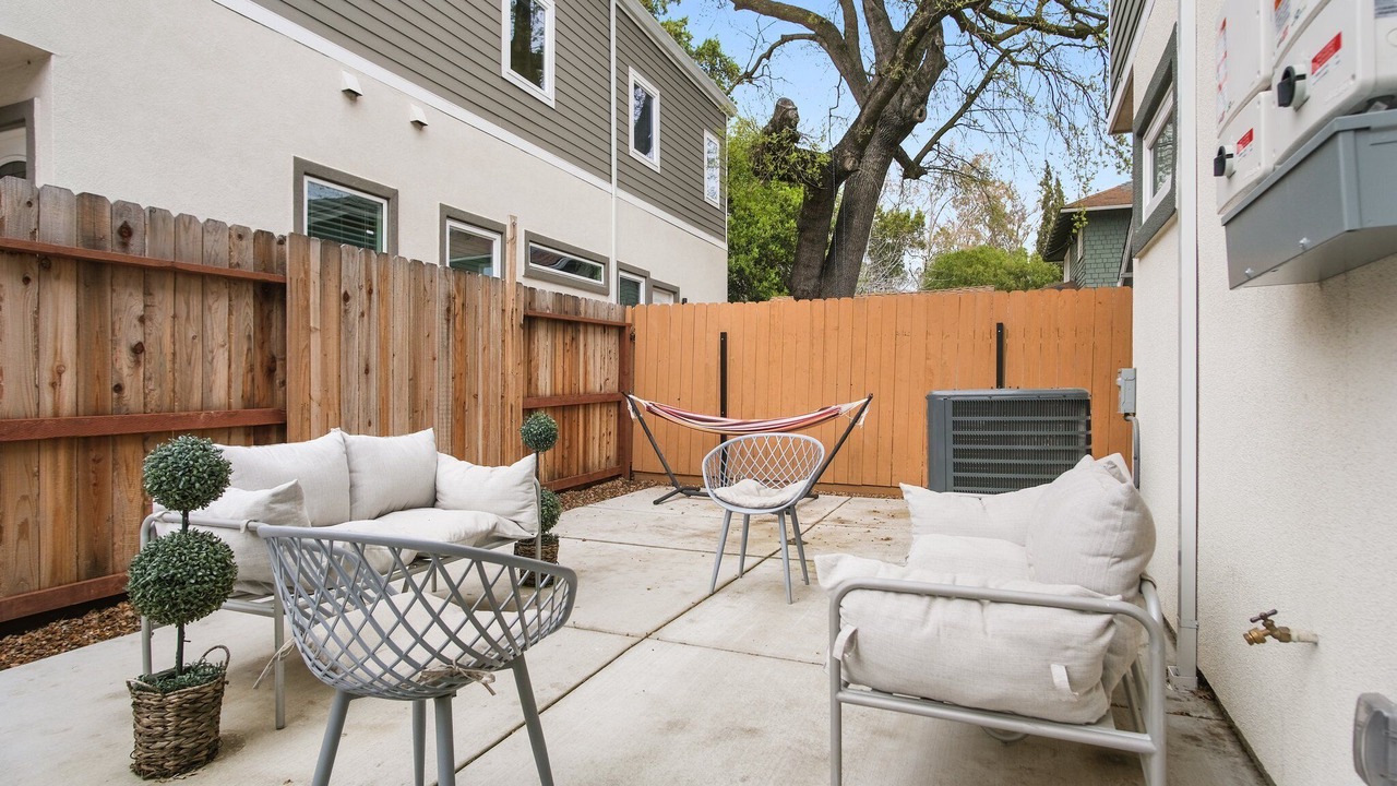 Photo of Patio Balcony in North Oak Park