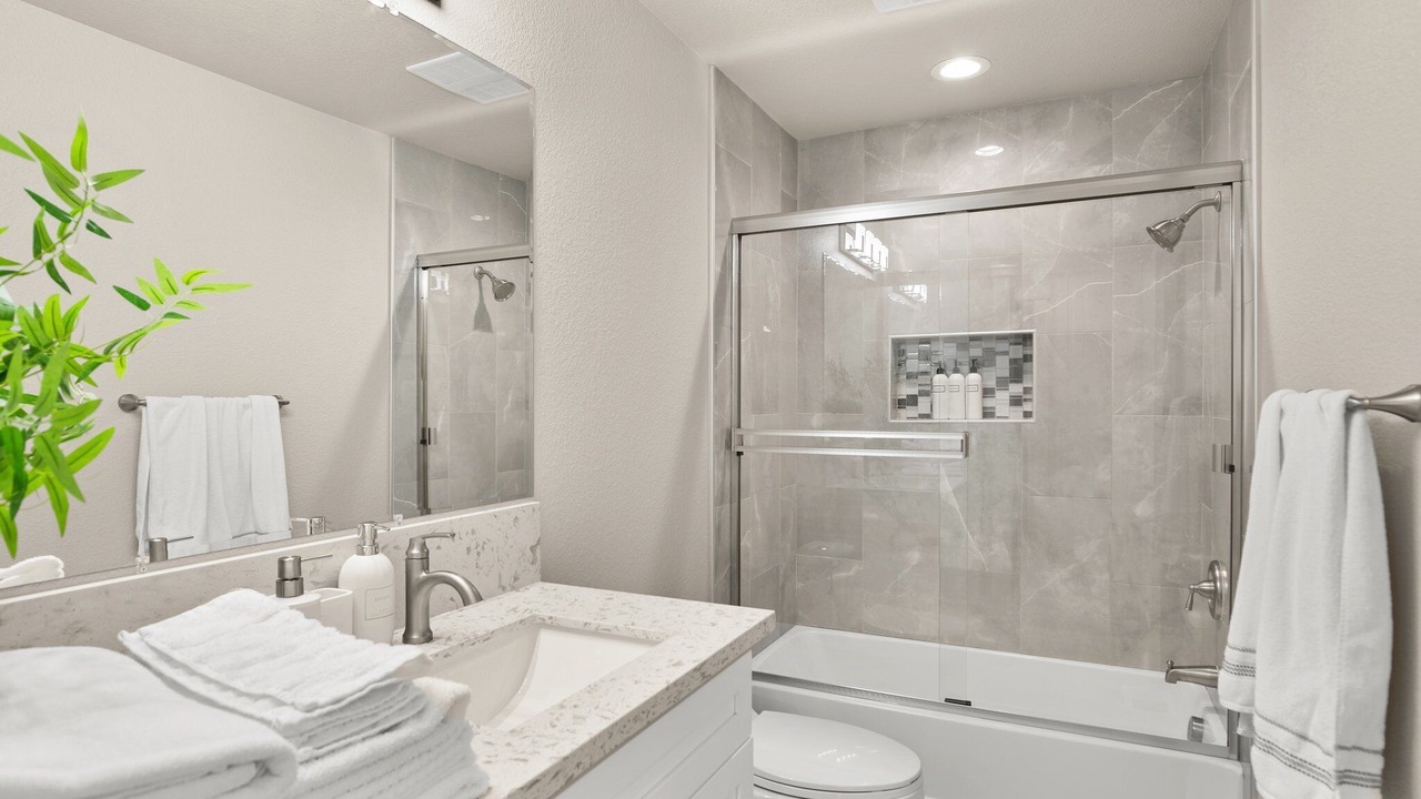 Photo of Bathroom in North Oak Park