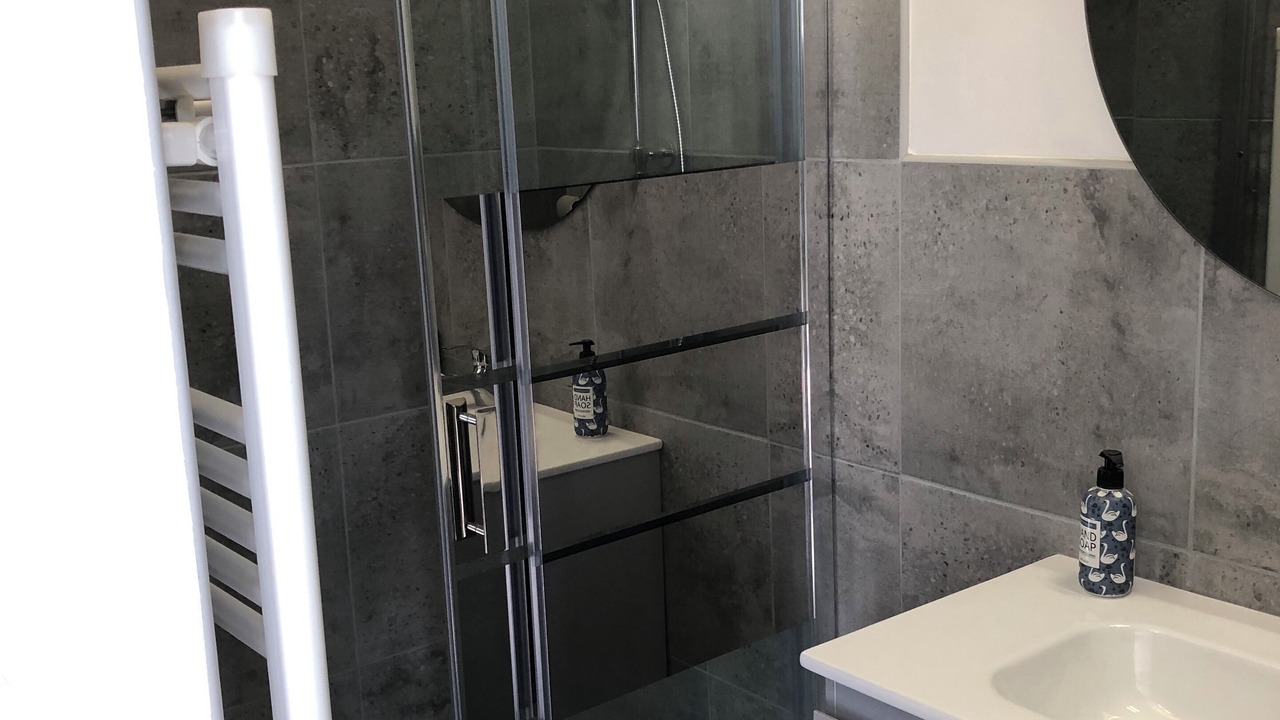 Photo of Bathroom in Saint-Laurent-La-Vernede