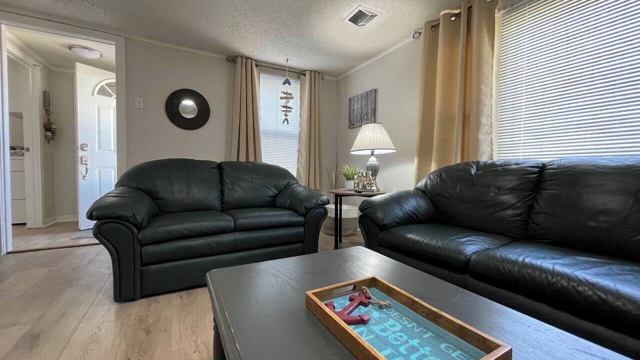 Photo of Livingroom in Sunrise Beach