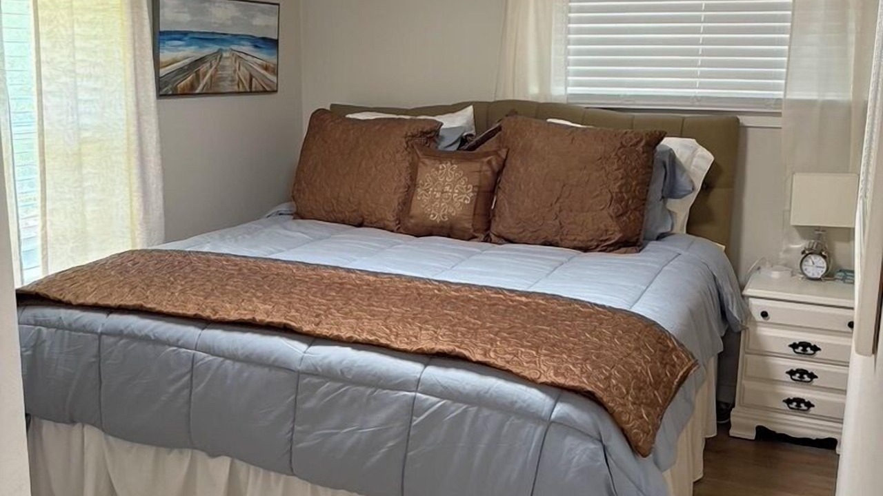 Photo of Bedroom in Sunrise Beach
