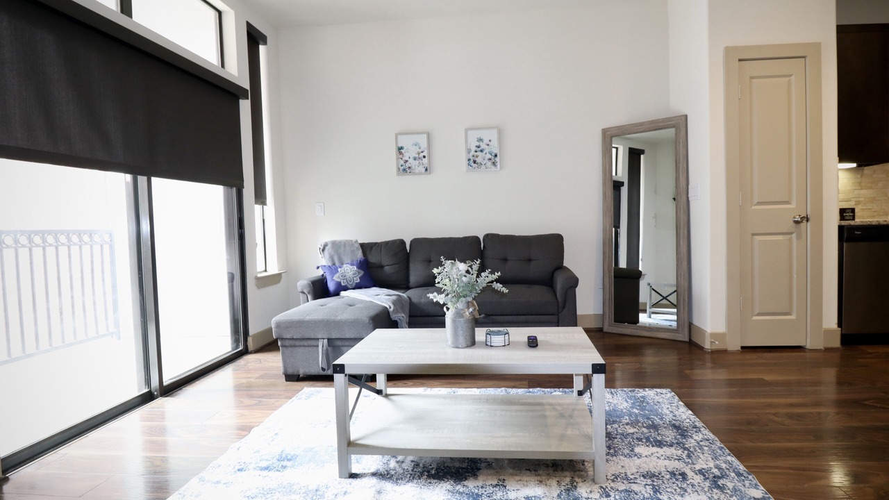 Photo of Livingroom in Midtown