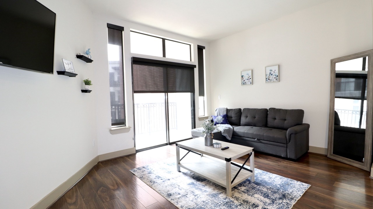 Photo of Livingroom in Midtown