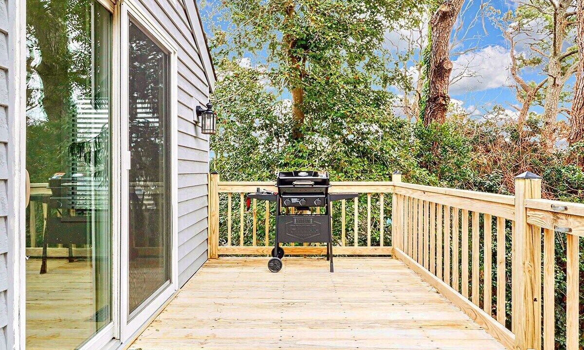 Photo of Patio Balcony in Northeast Virginia Beach