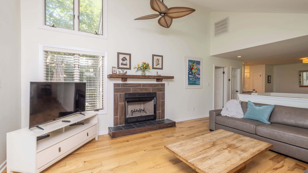 Photo of Livingroom in Northeast Virginia Beach