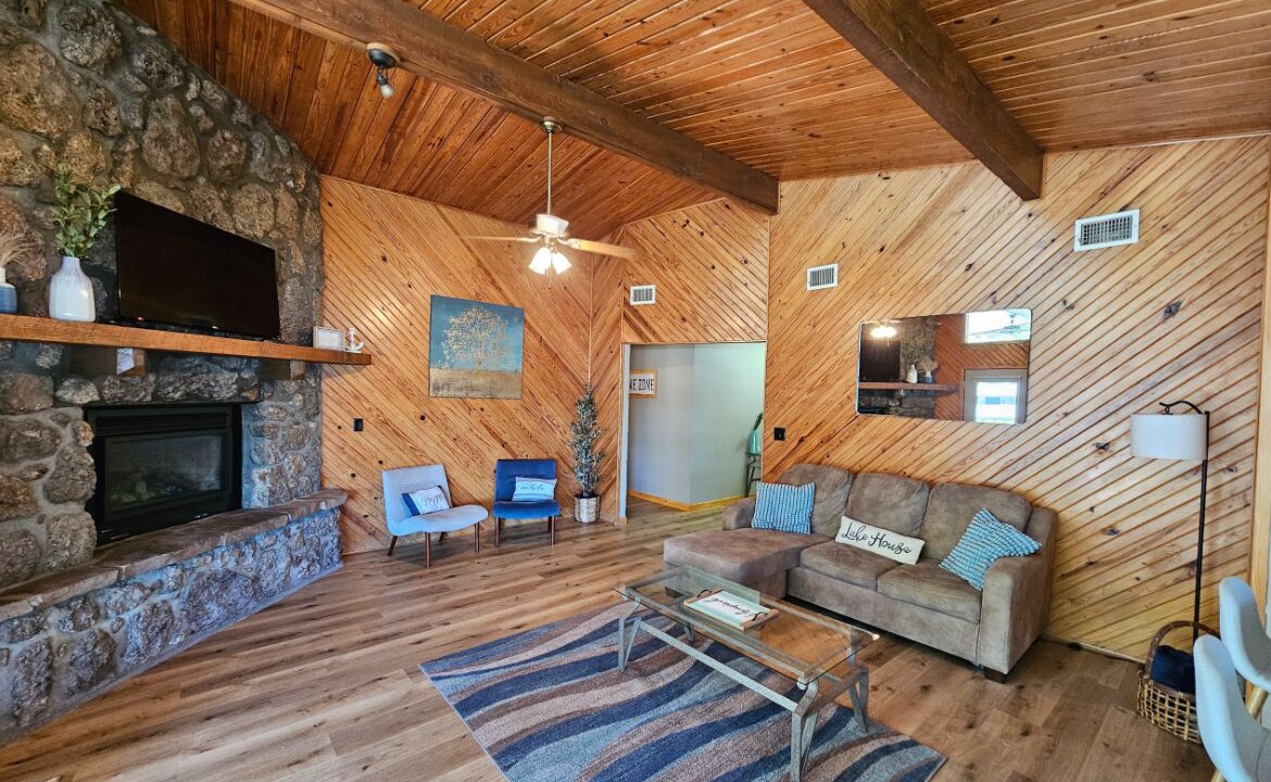 Photo of Livingroom in Camdenton