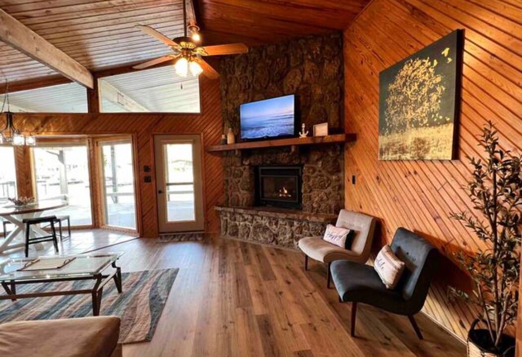 Photo of Livingroom in Camdenton