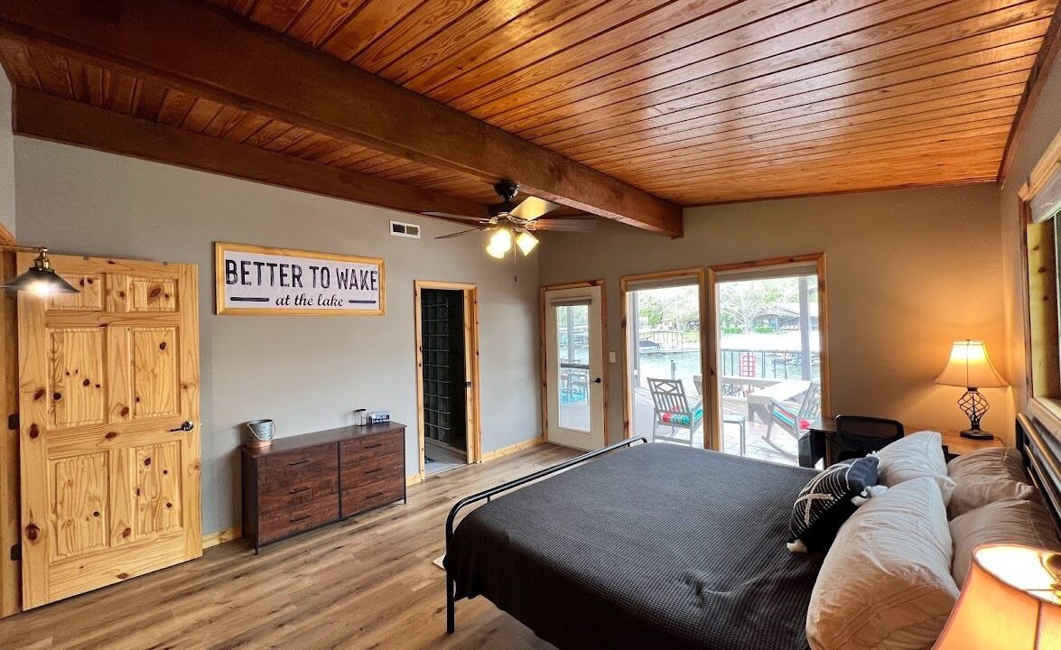 Photo of Bedroom in Camdenton