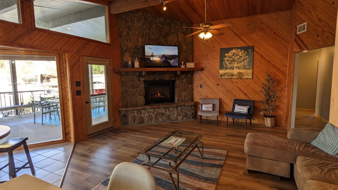 Photo of Livingroom in Camdenton