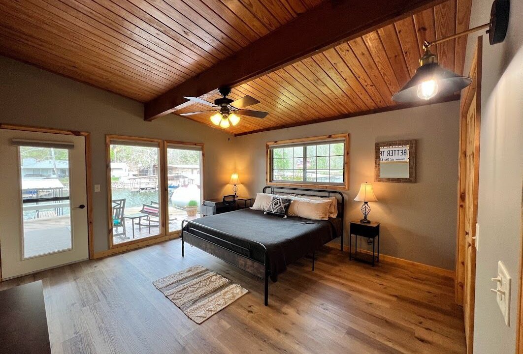 Photo of Bedroom in Camdenton