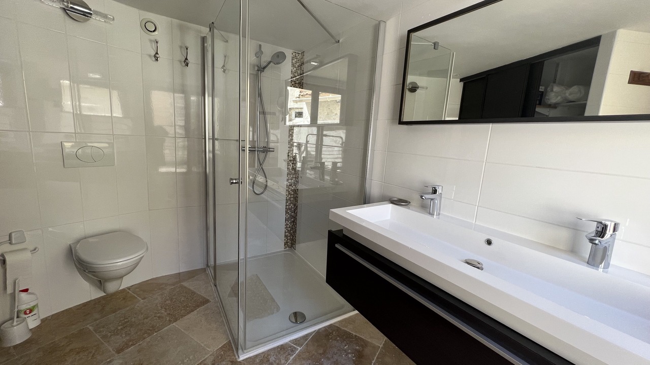 Photo of Bathroom in Balaruc-les-Bains