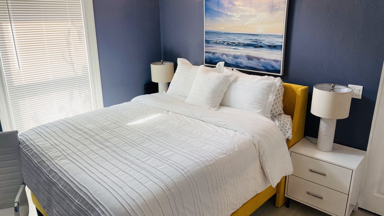 Photo of Bedroom in Vanderbilt Beach