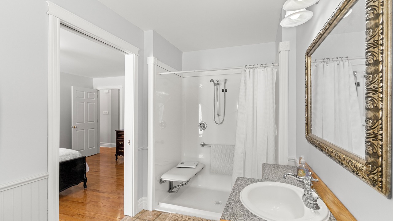 Photo of Bathroom in Kildare Capes