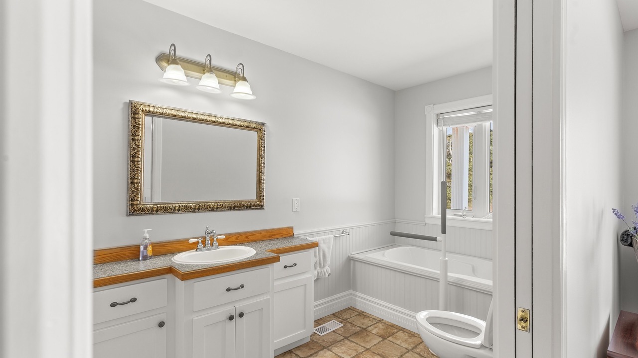 Photo of Bathroom in Kildare Capes