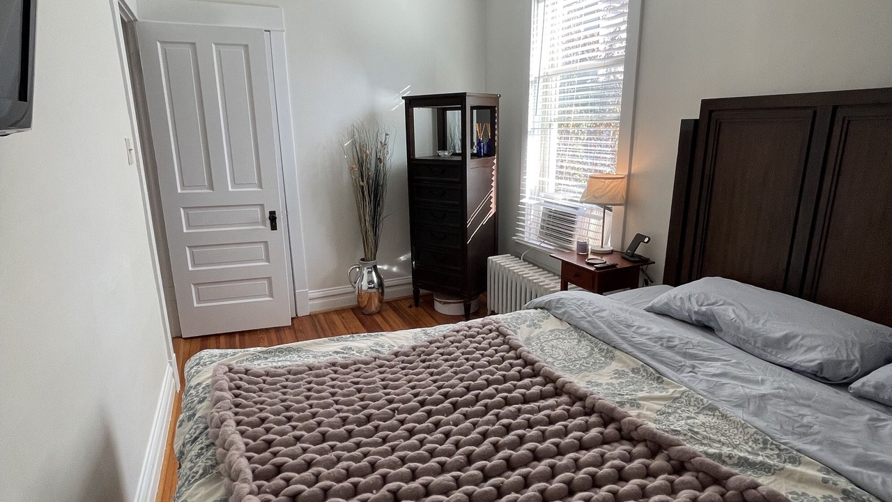 Photo of Bedroom in Lakeview