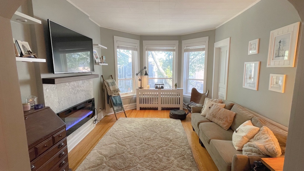 Photo of Livingroom in Lakeview