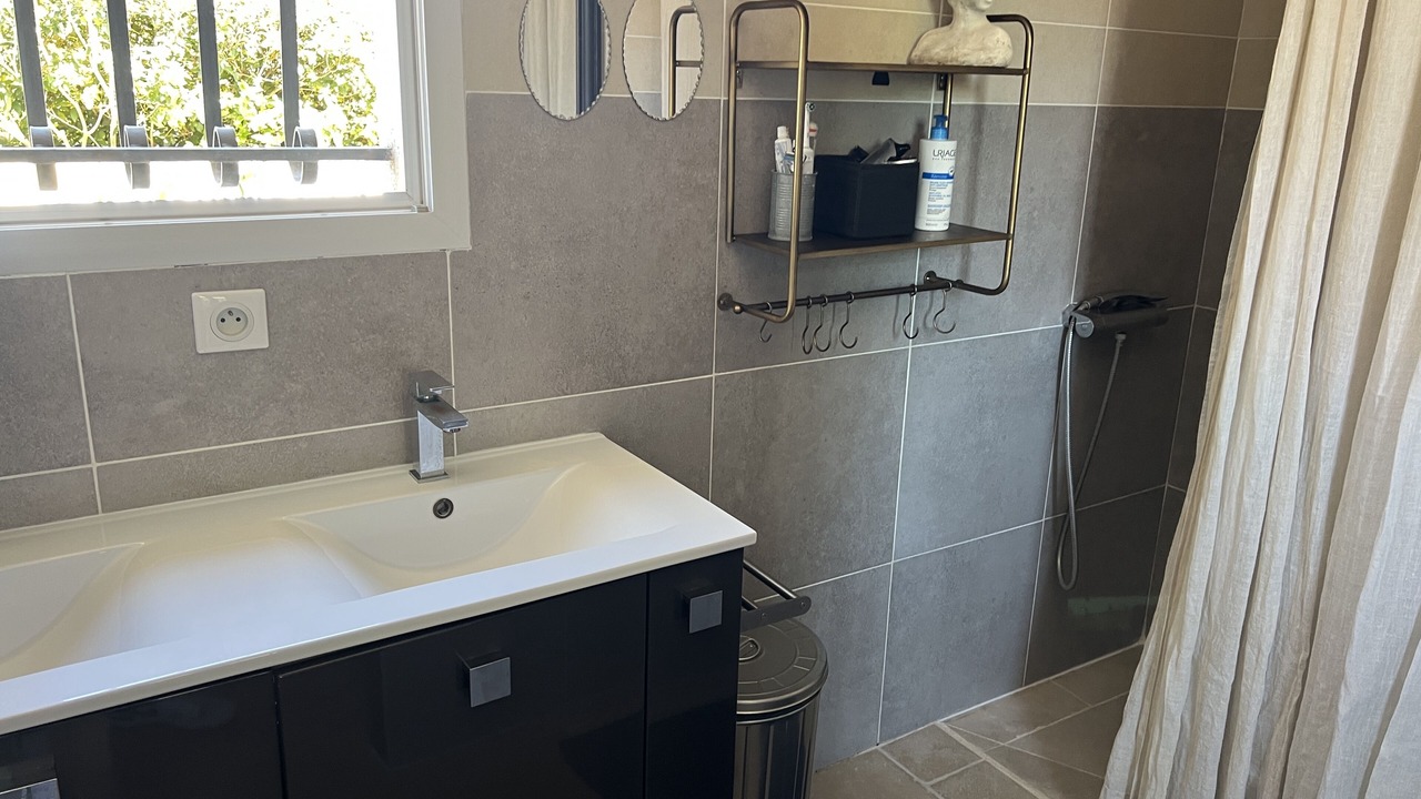 Photo of Bathroom in Paulhan