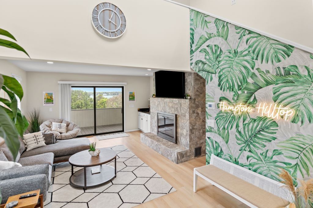 Photo of Livingroom in Hampton Bays