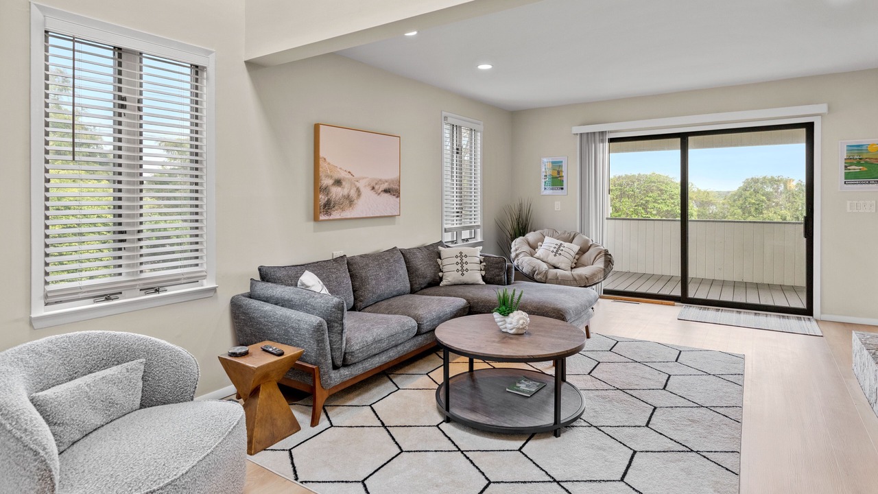 Photo of Livingroom in Hampton Bays