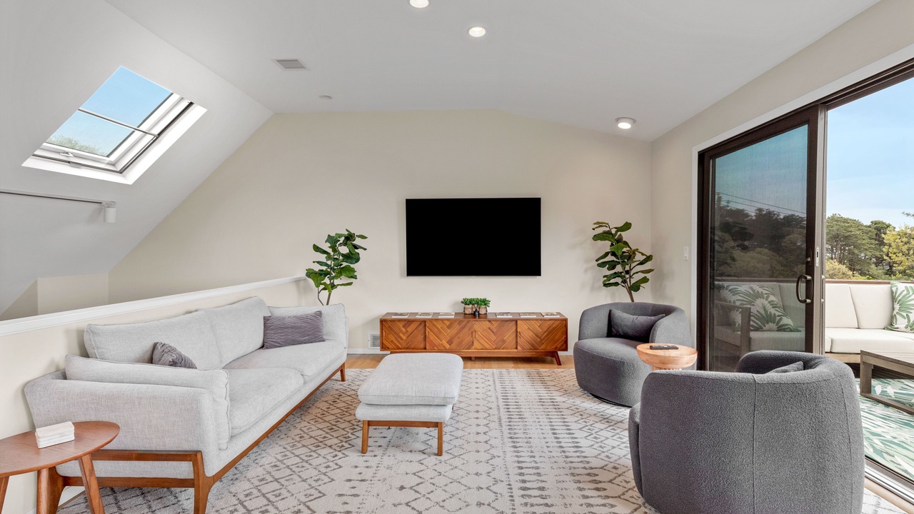 Photo of Livingroom in Hampton Bays