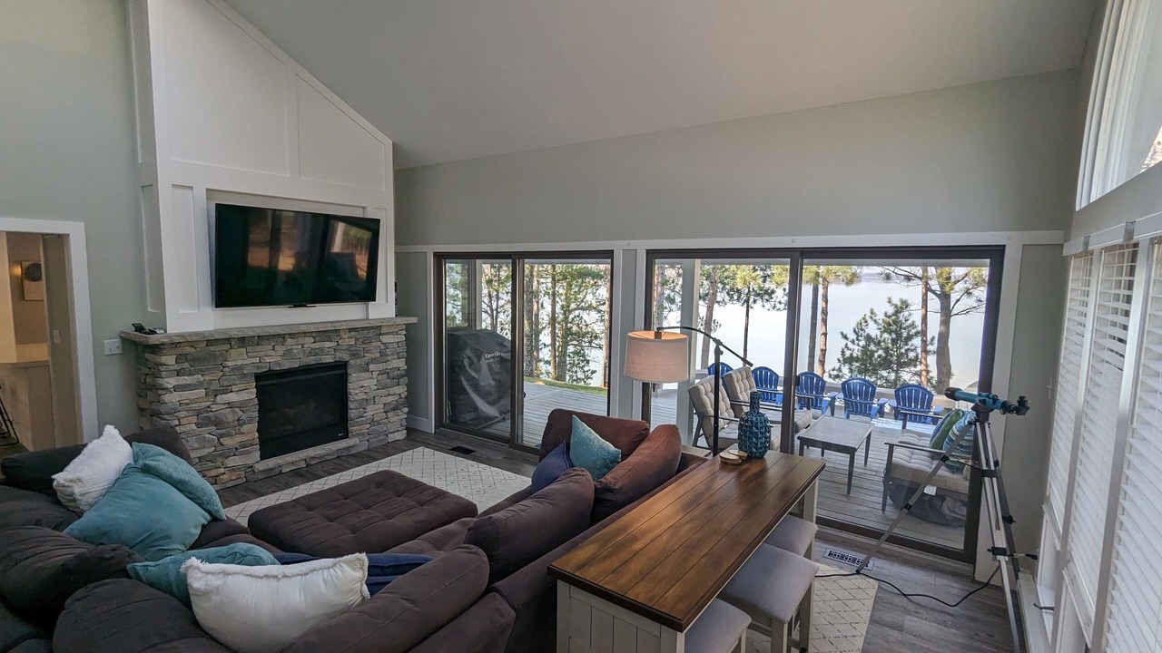 Photo of Livingroom in Higgins Lake