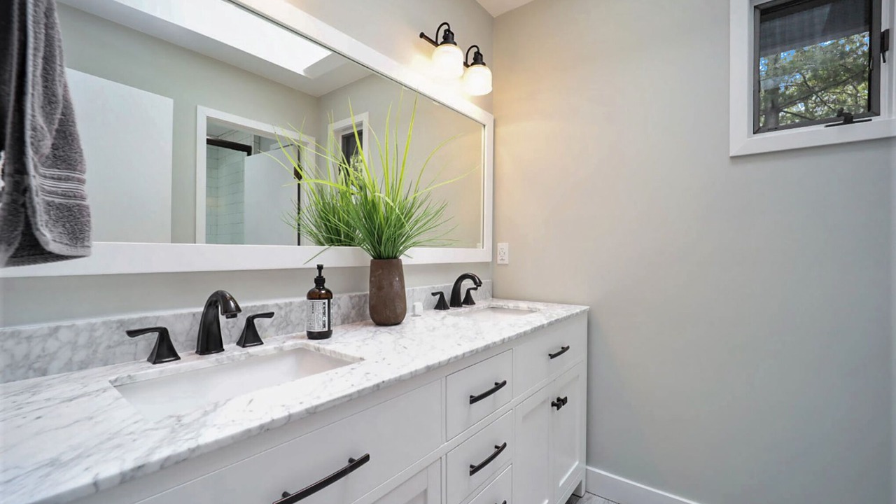 Photo of Bathroom in Higgins Lake