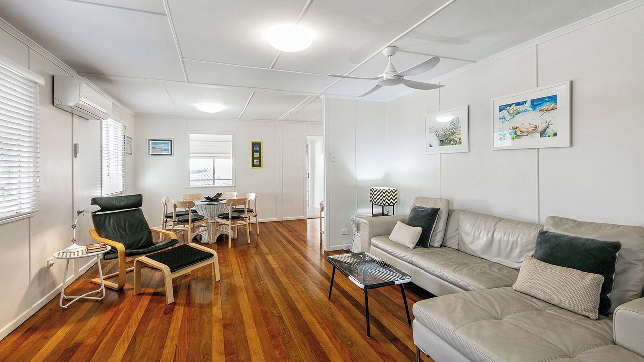 Photo of Livingroom in Moffat Beach