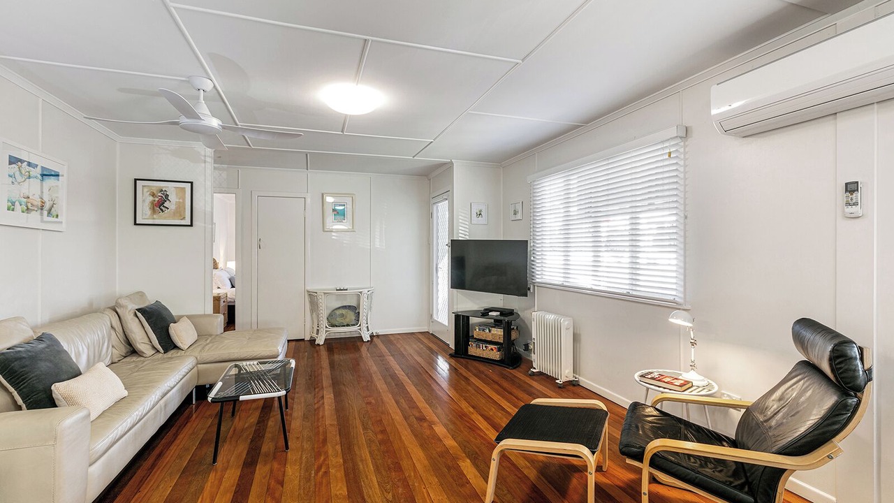 Photo of Livingroom in Moffat Beach