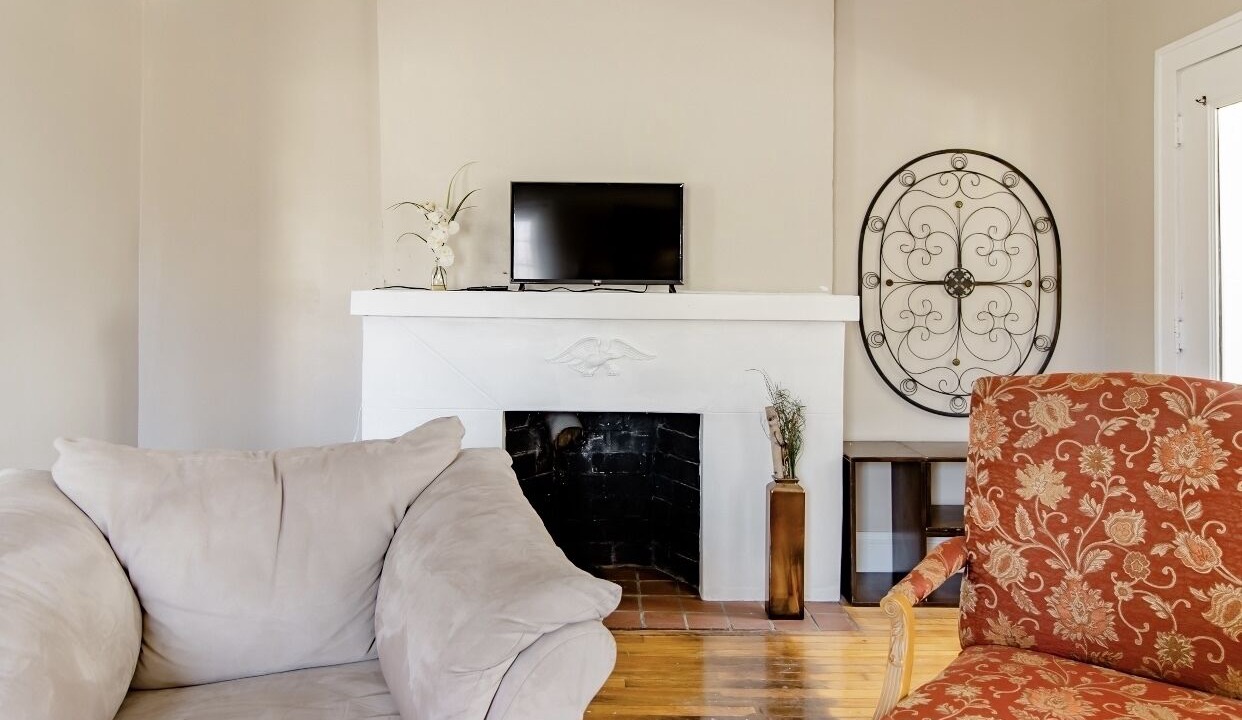 Photo of Livingroom in Cleveland
