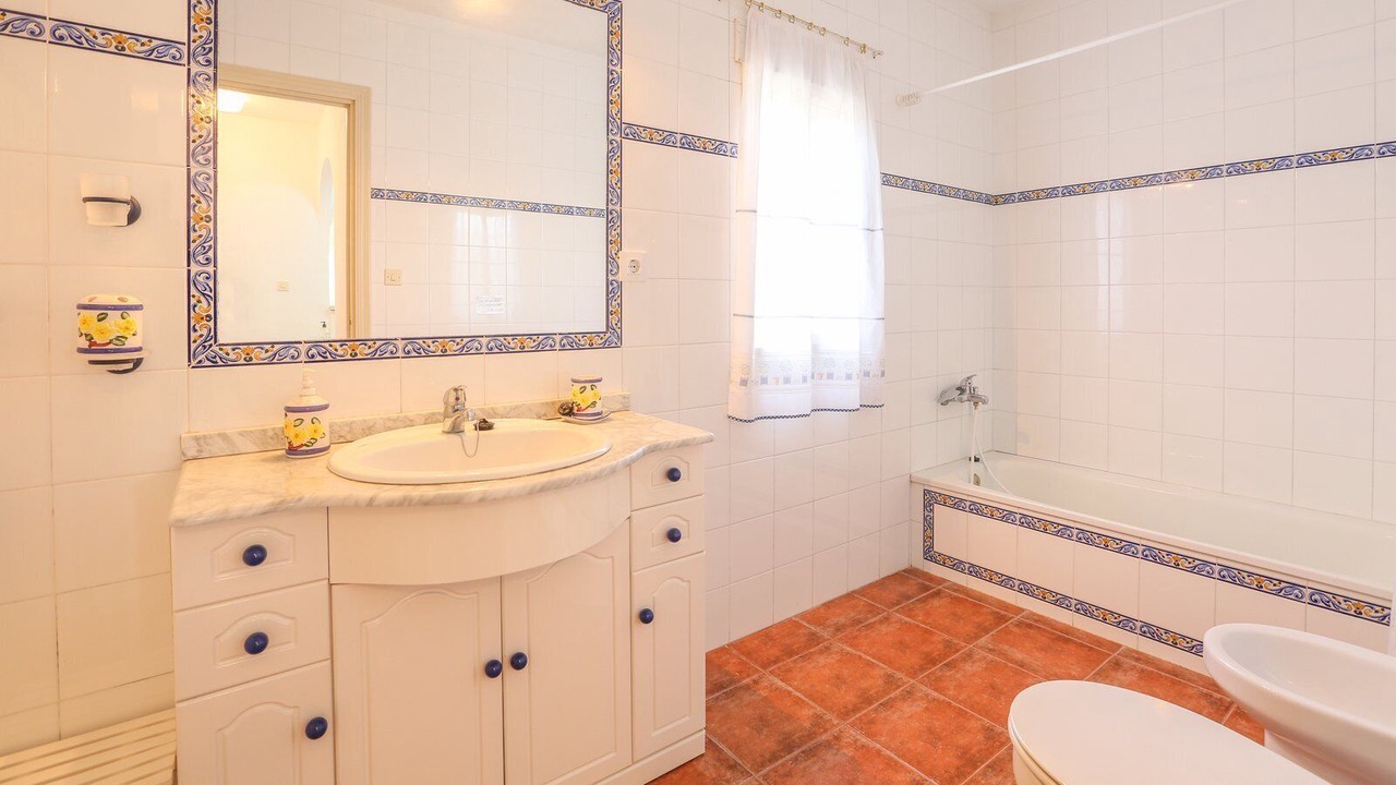 Photo of Bathroom in La Puebla de los Infantes