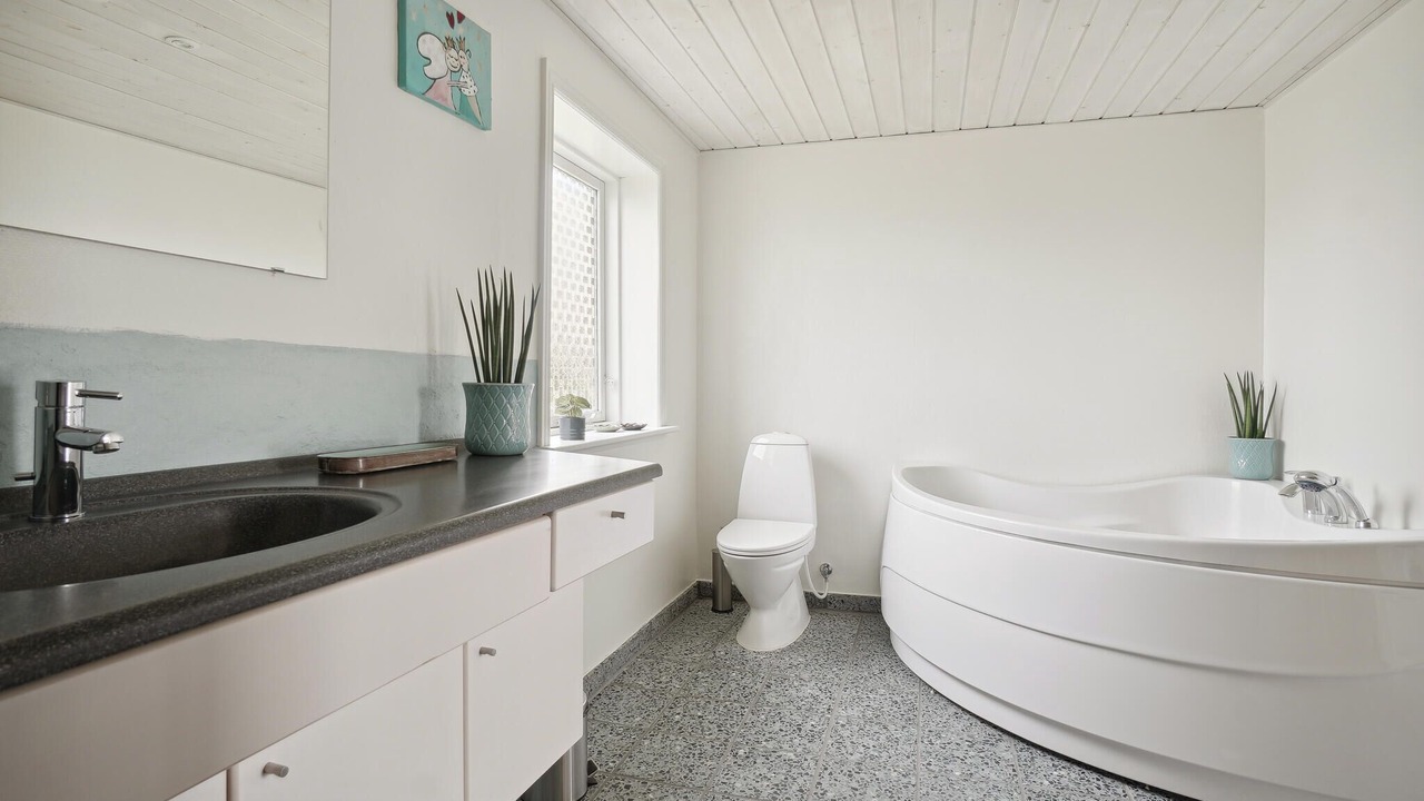 Photo of Bathroom in Snedsted