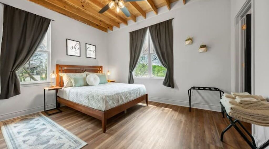 Photo of Bedroom in Downtown