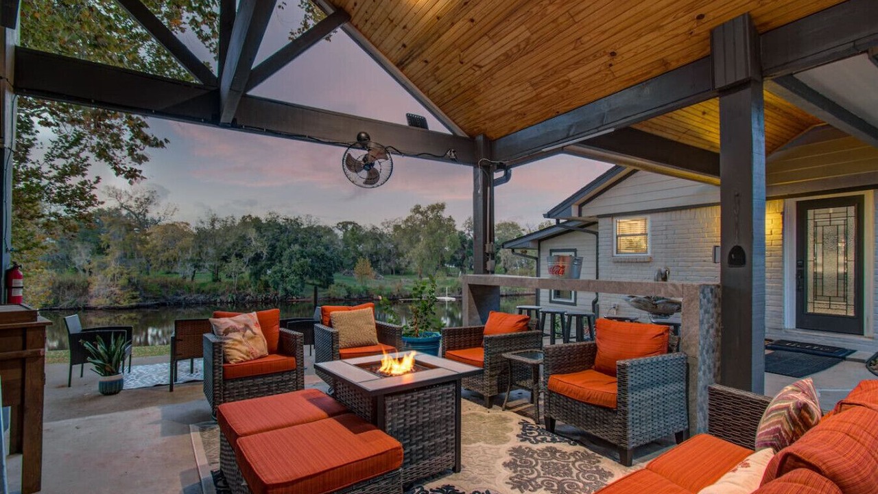 Photo of Patio Balcony in Wild Peach Village