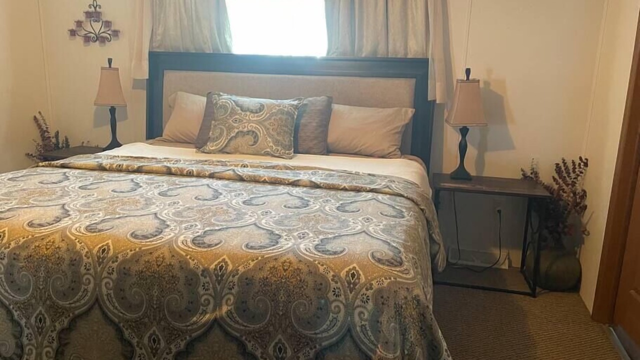 Photo of Bedroom in Clinton