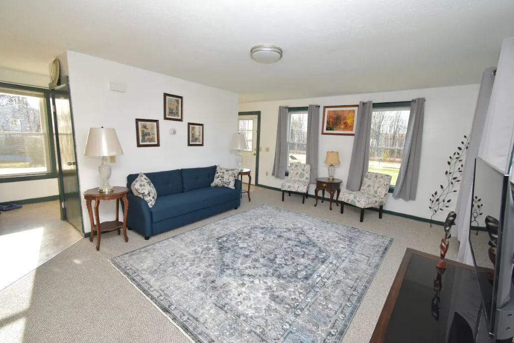 Photo of Livingroom in Milton