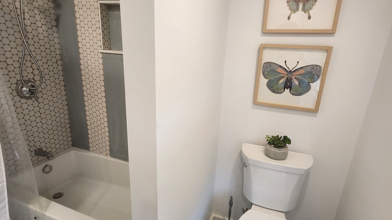 Photo of Bathroom in Lagoon Heights