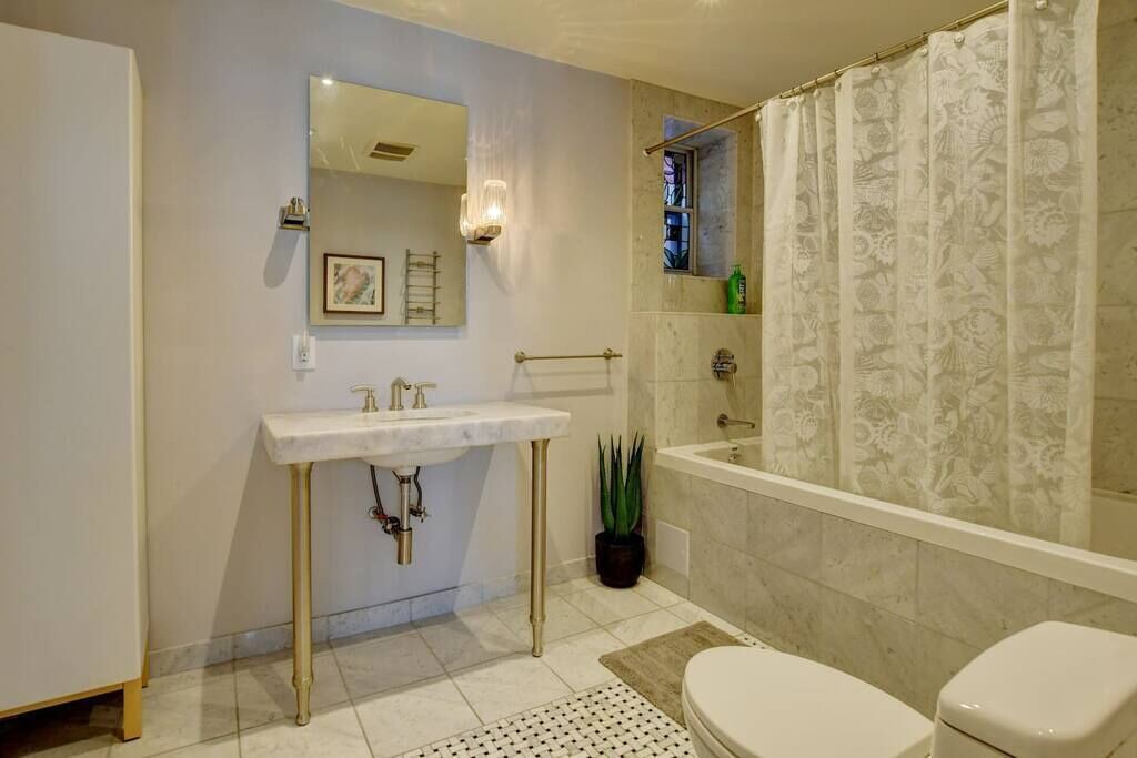 Photo of Bathroom in Downtown Montreal