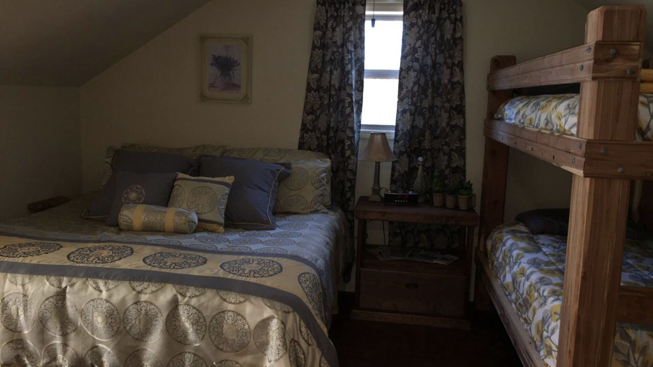 Photo of Bedroom in Higden