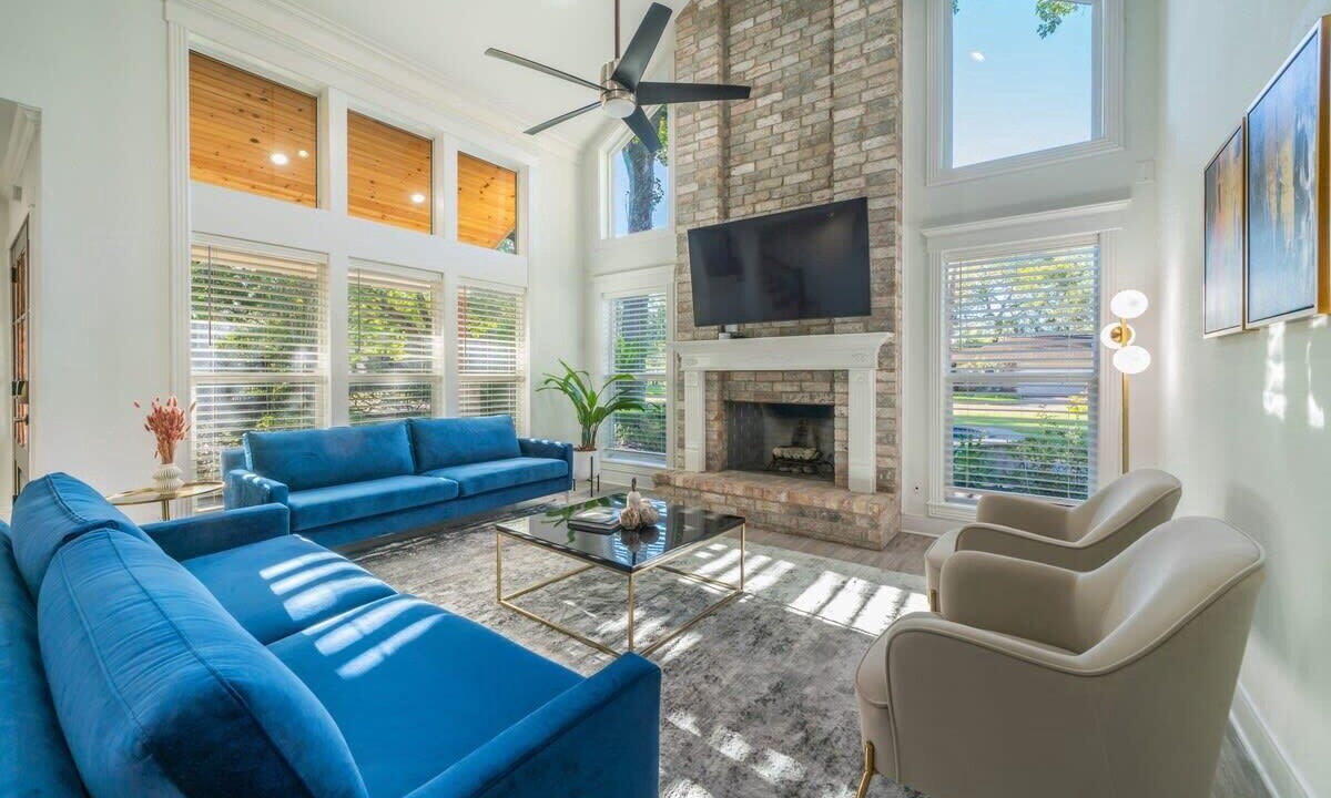 Photo of Livingroom in Jersey Village