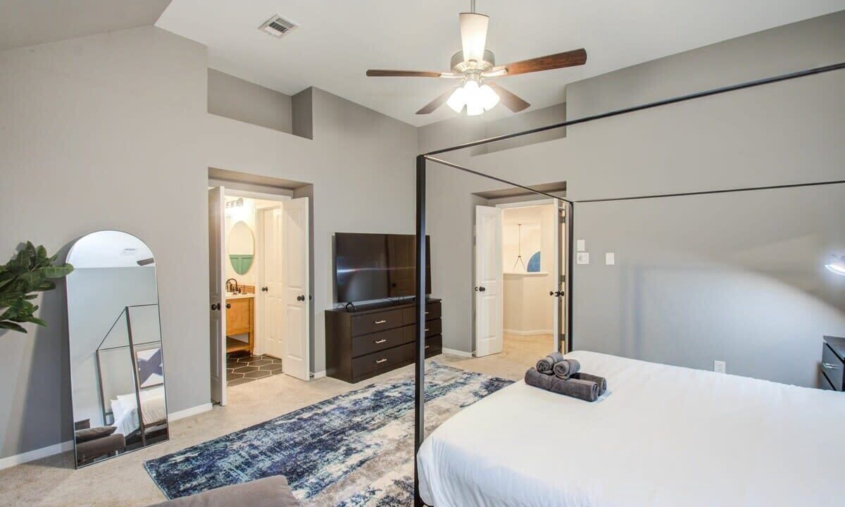 Photo of Bedroom in Alden Bridge