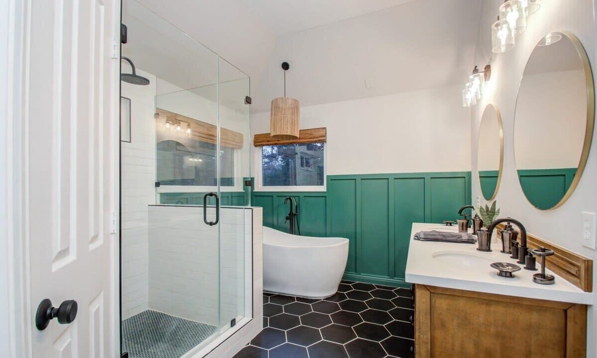 Photo of Bathroom in Alden Bridge