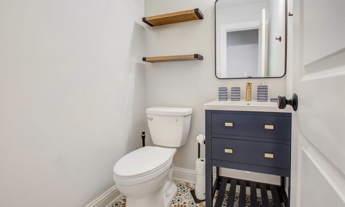 Photo of Bathroom in Alden Bridge