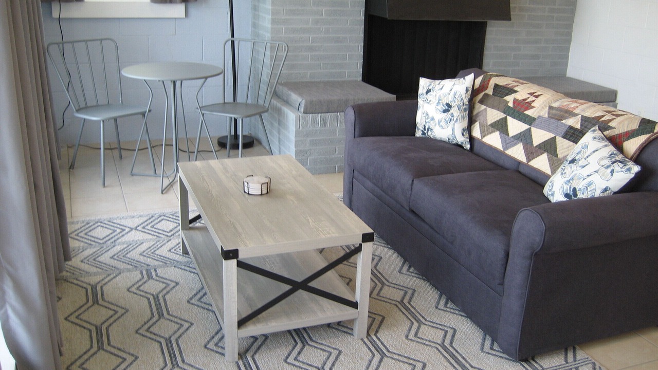 Photo of Livingroom in Edgewood