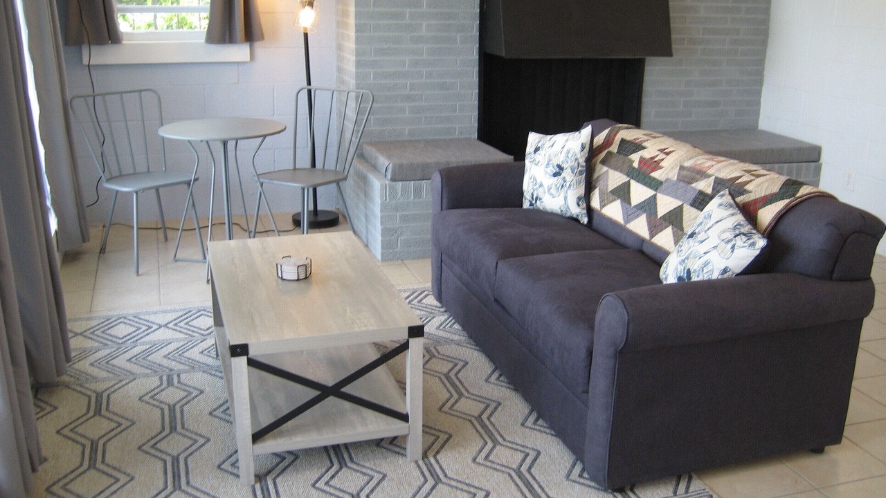 Photo of Livingroom in Edgewood