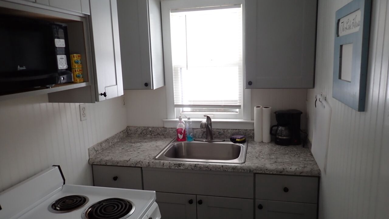 Photo of Kitchen in White Cloud